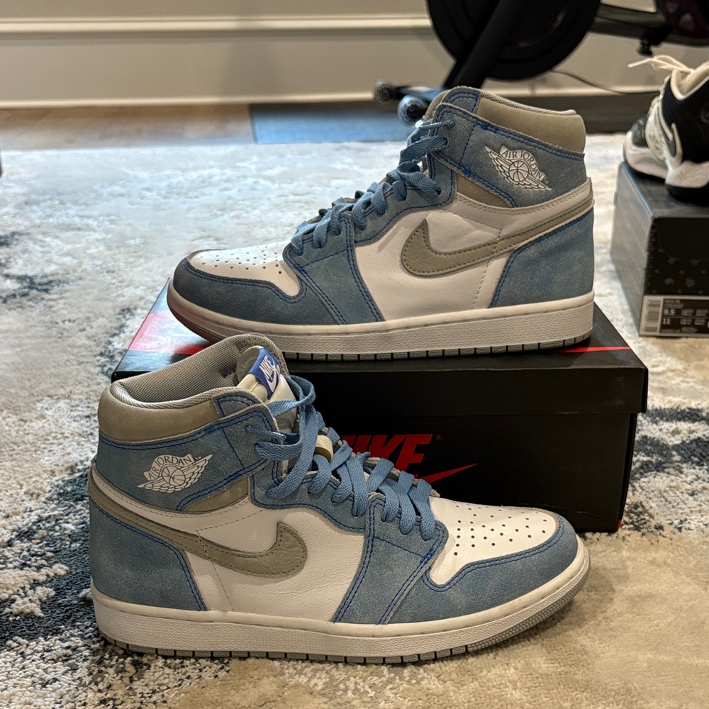 Nike Air Jordan 1 High Blue Gray Sneakers